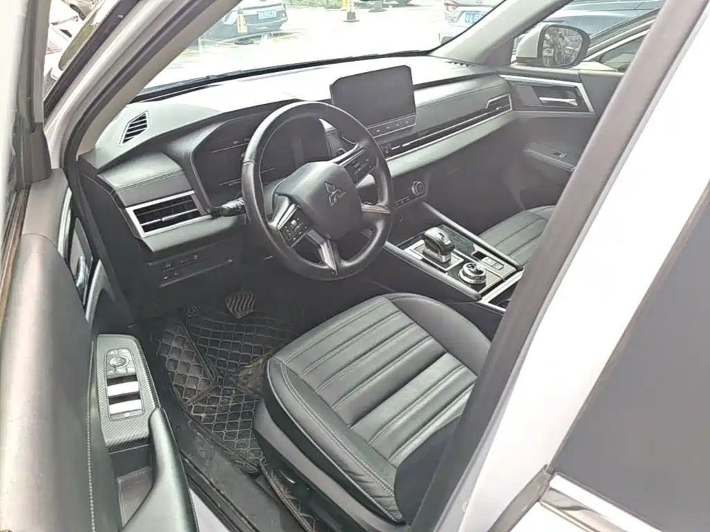 Mitsubishi Outlander 2023 2023 1.5T CVT FWD Premium Edition 5-seater