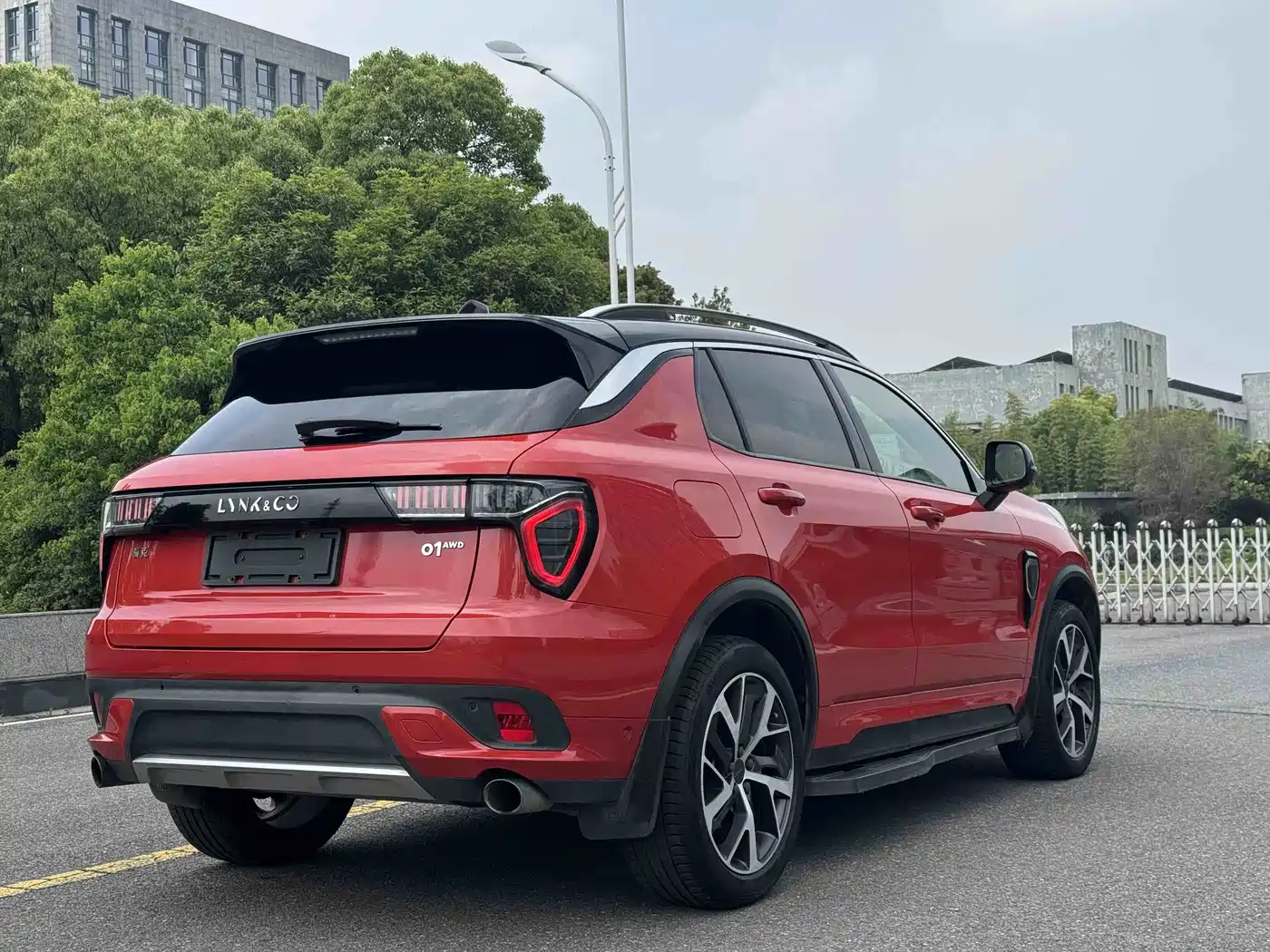 Lynk & Co 01 2017 2.0T AWD Pro фото 4