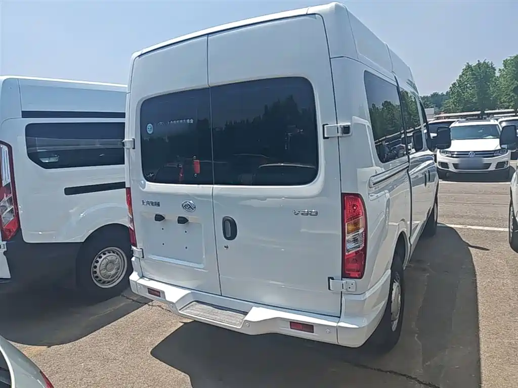 SAIC Maxus Xintu V80 2018 2.5T 6MT Aoyun Short Wheelbase Medium Roof 5-6-seater фото 7