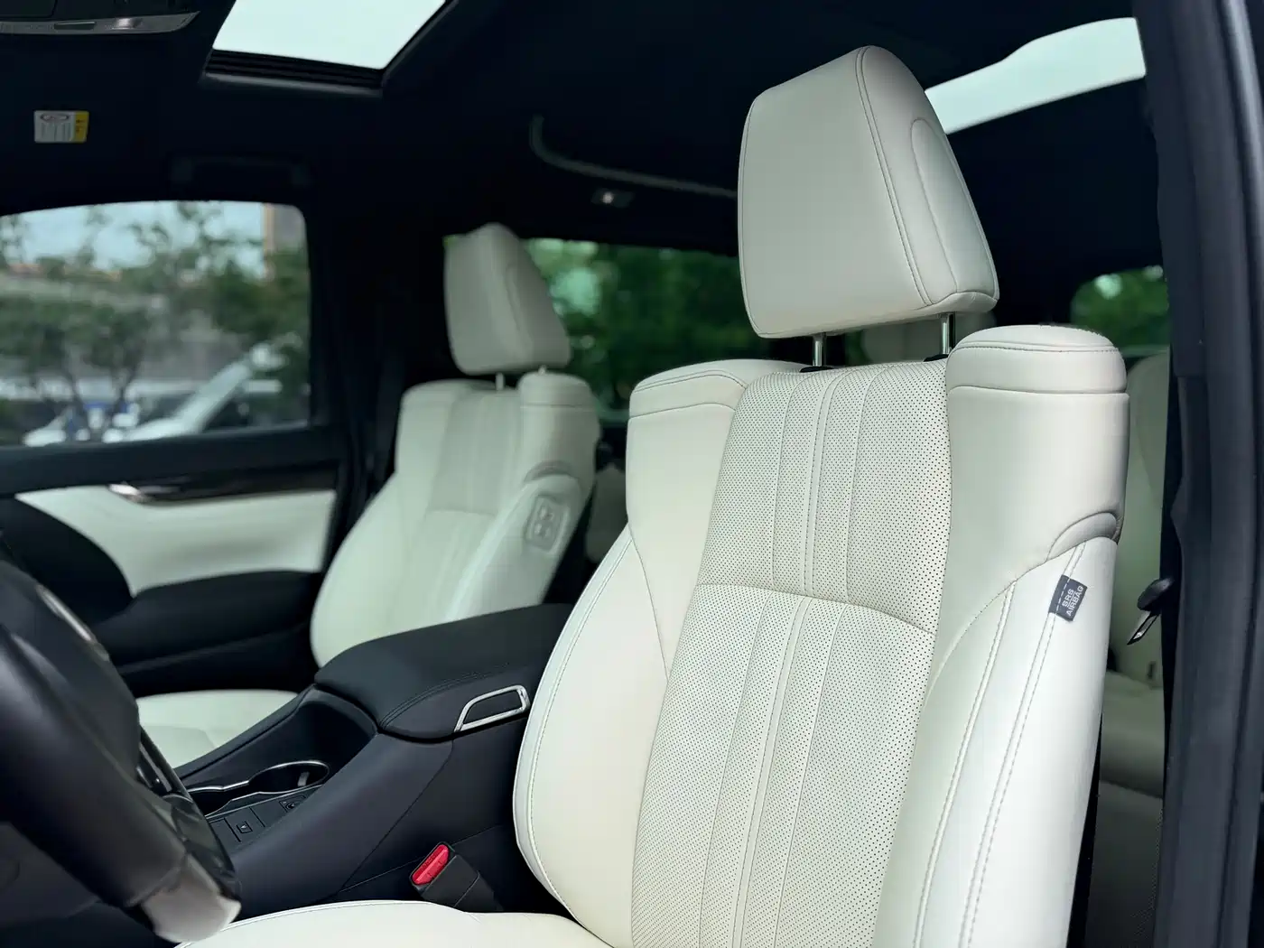 Lexus LM 2020 300h Seven-Seater Elegance Edition фото 10