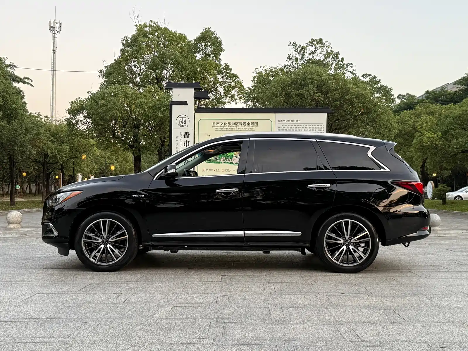 صورة 10 - Infiniti QX60 (Import)
