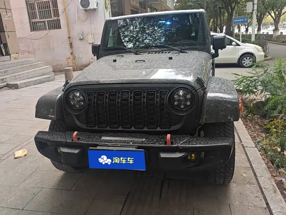 Photo 2 - Jeep Wrangler
