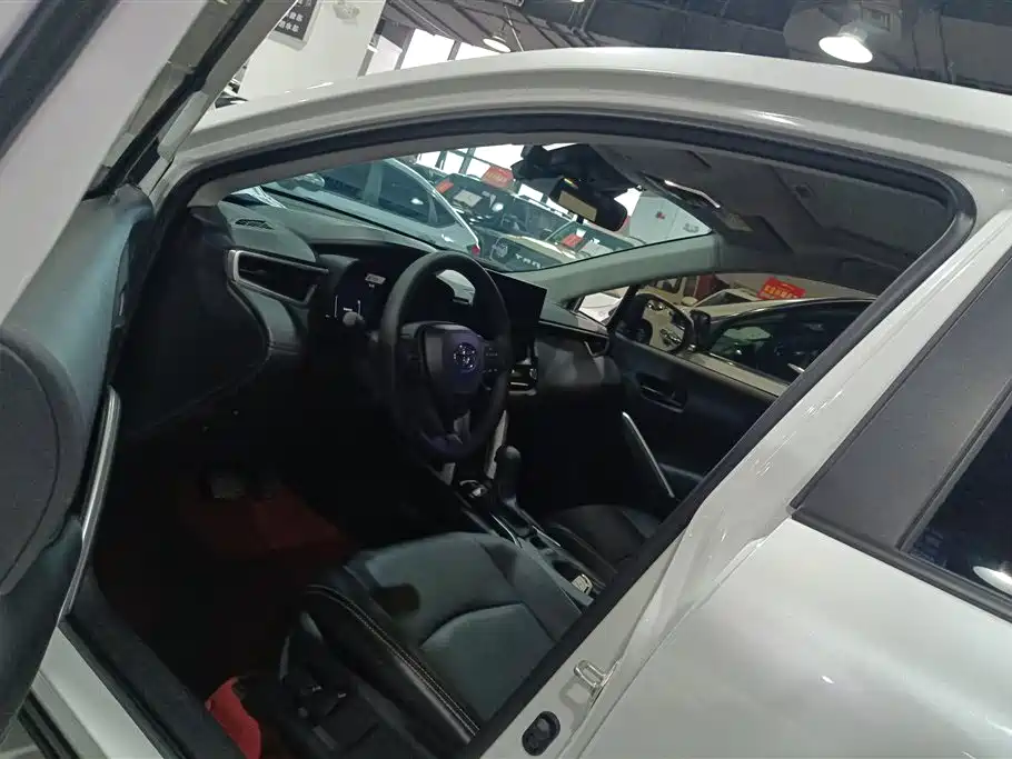 Toyota Corolla Cross 2024 2.0L Smart Hybrid Dual Engine Elite Edition фото 9