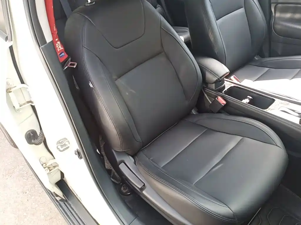 Nissan Kicks 2024 2023 Model Spirited 1.5L Dynamic Fashion Edition