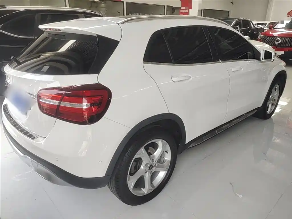 Mercedes-Benz GLA 2017 GLA 200 Dynamic фото 7