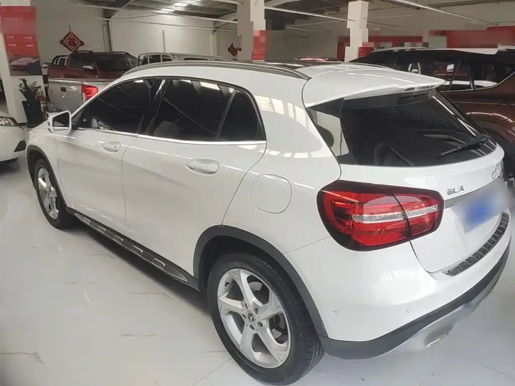 Mercedes-Benz GLA 2017 GLA 200 Dynamic фото 5