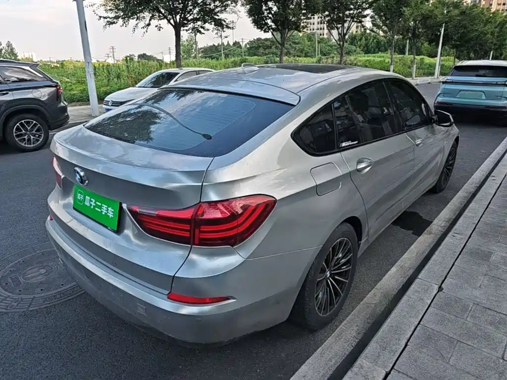 BMW 5 Series GT 2017 2015 528i Leading