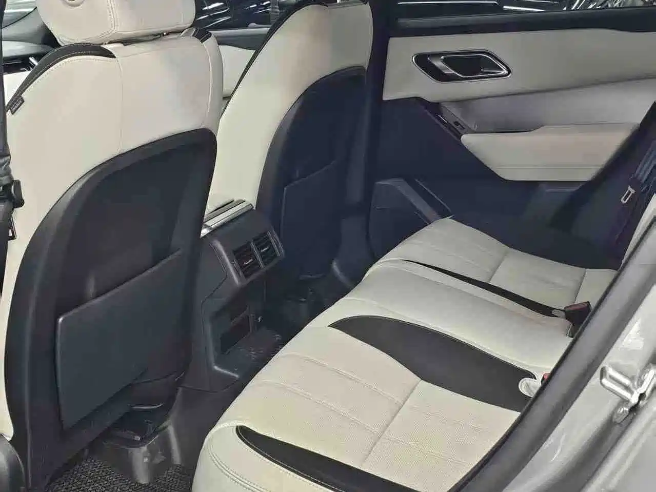 Фото 14 - Land Rover Range Rover Velar