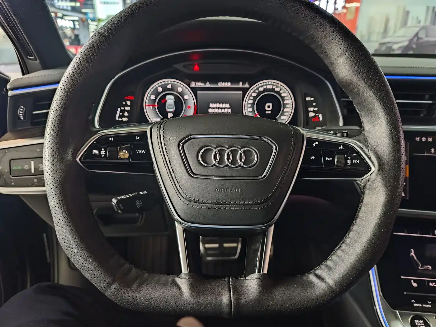 Фото 5 - Audi A6L