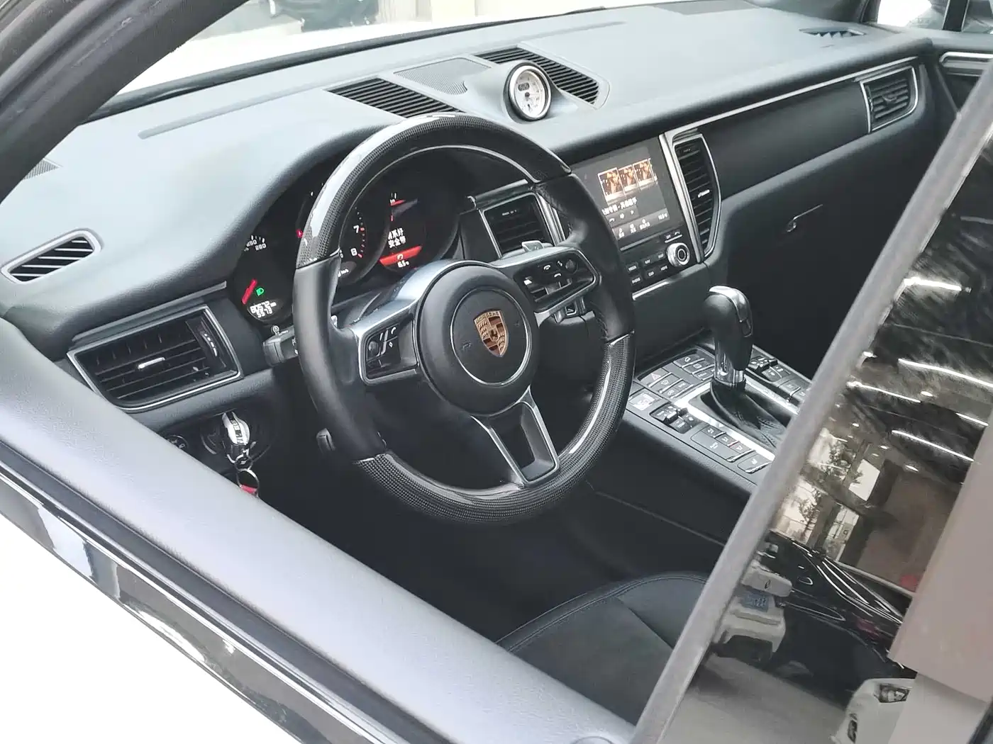 Porsche Macan 2017 Macan 2.0T фото 8