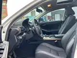 Фото 4 - Lexus IS