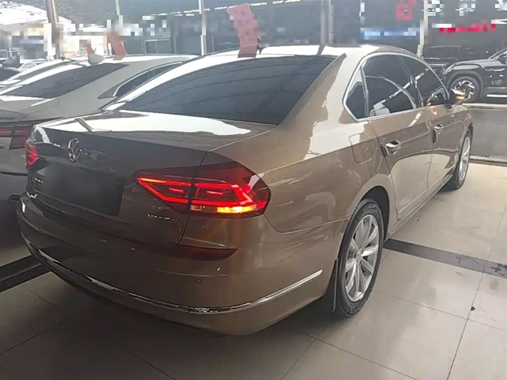 Volkswagen Passat 2017 280TSI DSG Prestige фото 7