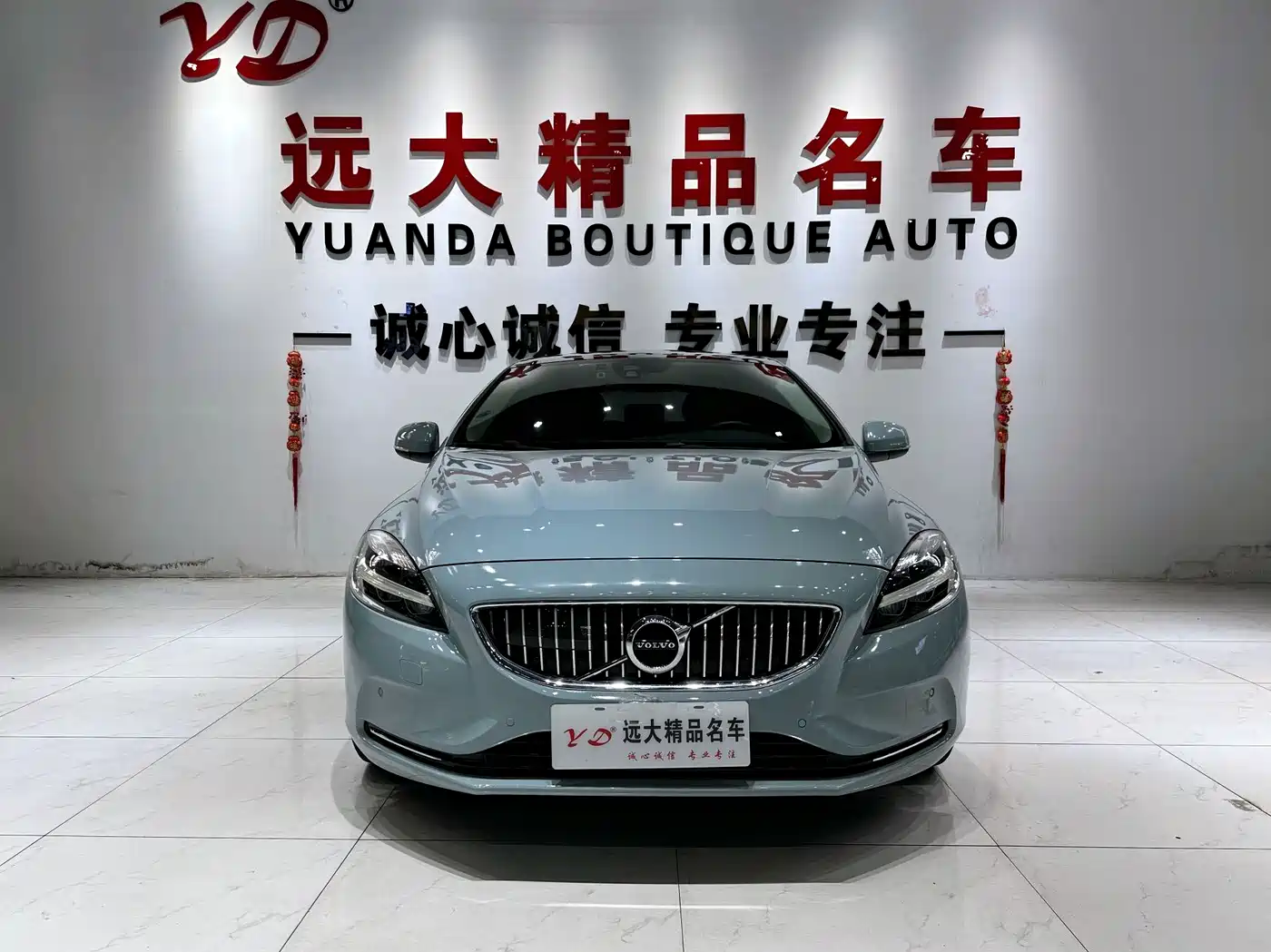 Volvo V40 2018 2017 T3 R-Design