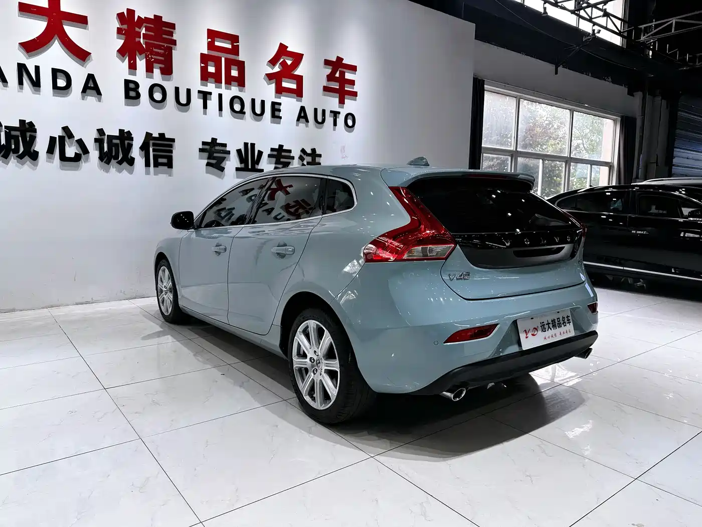 Volvo V40 2018 2017 T3 R-Design
