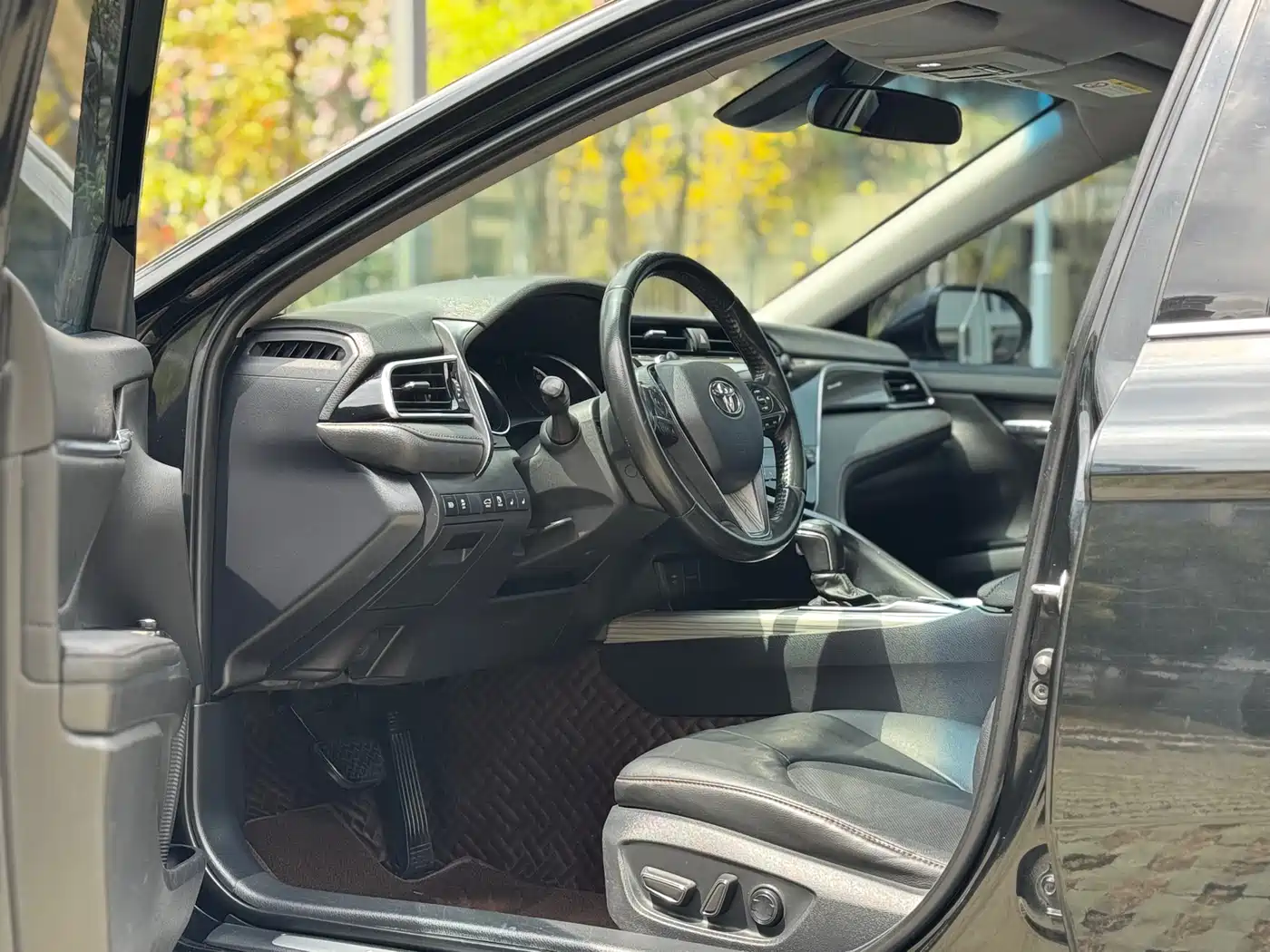 Toyota Camry 2019 Hybrid 2.5HG Luxury Edition China V фото 6