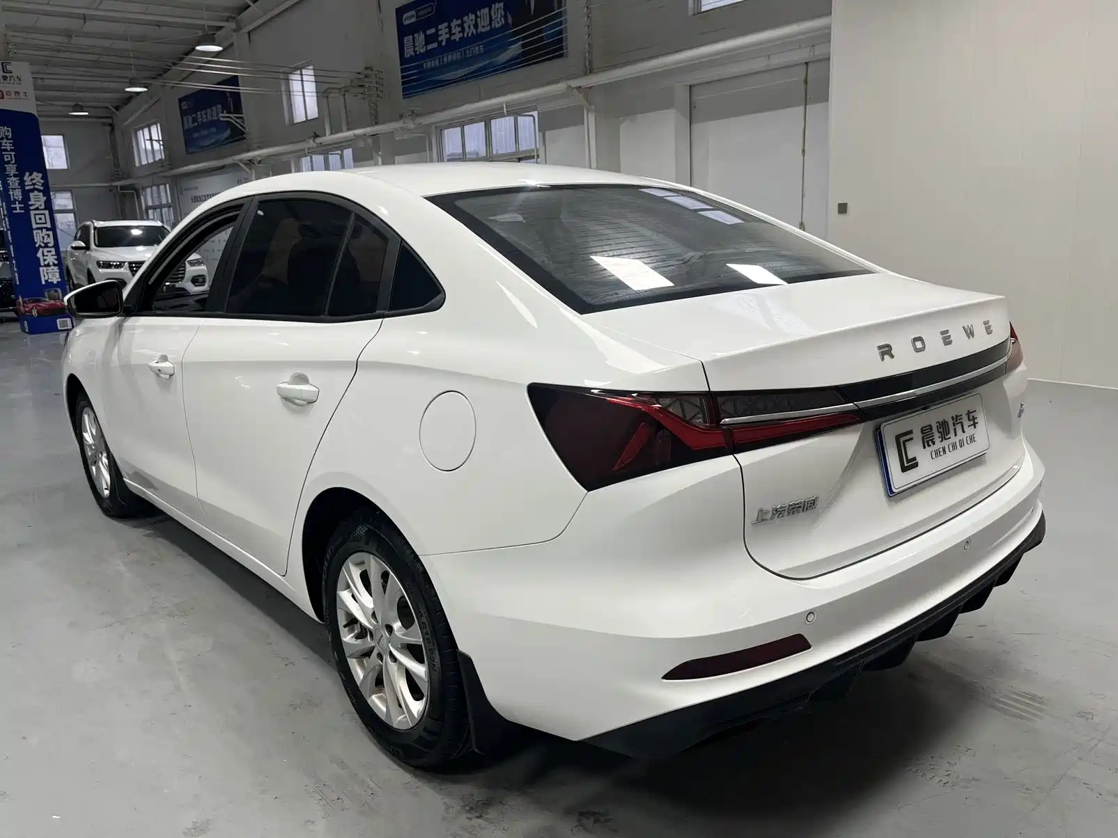 Фото 6 - Roewe i5