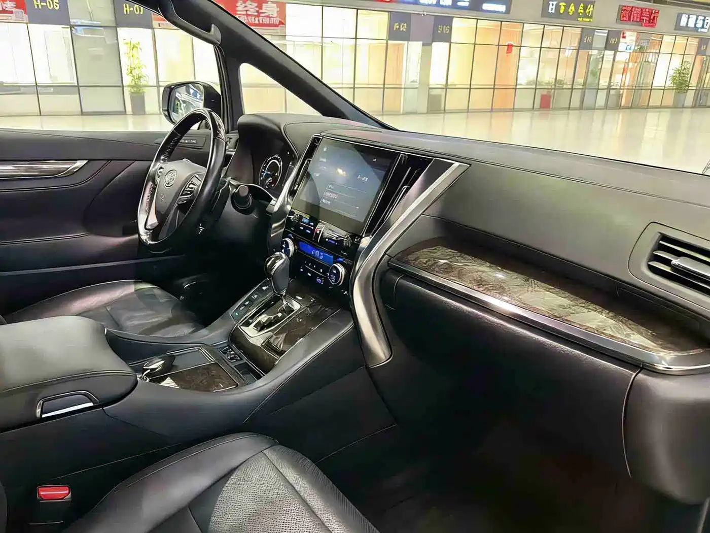 Toyota Alphard 2021 Hybrid 2.5L Premium фото 14