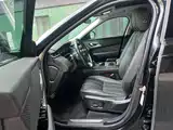 صورة 16 - Land Rover Range Rover Velar