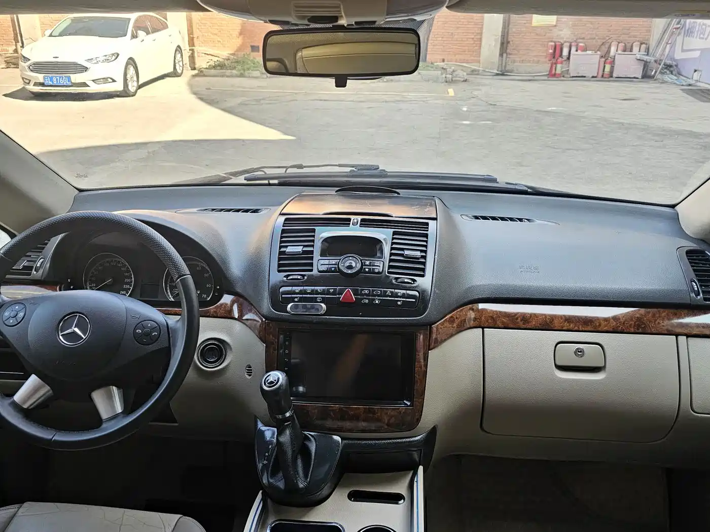 Mercedes-Benz Viano 2011 2.5L Limited Edition фото 7