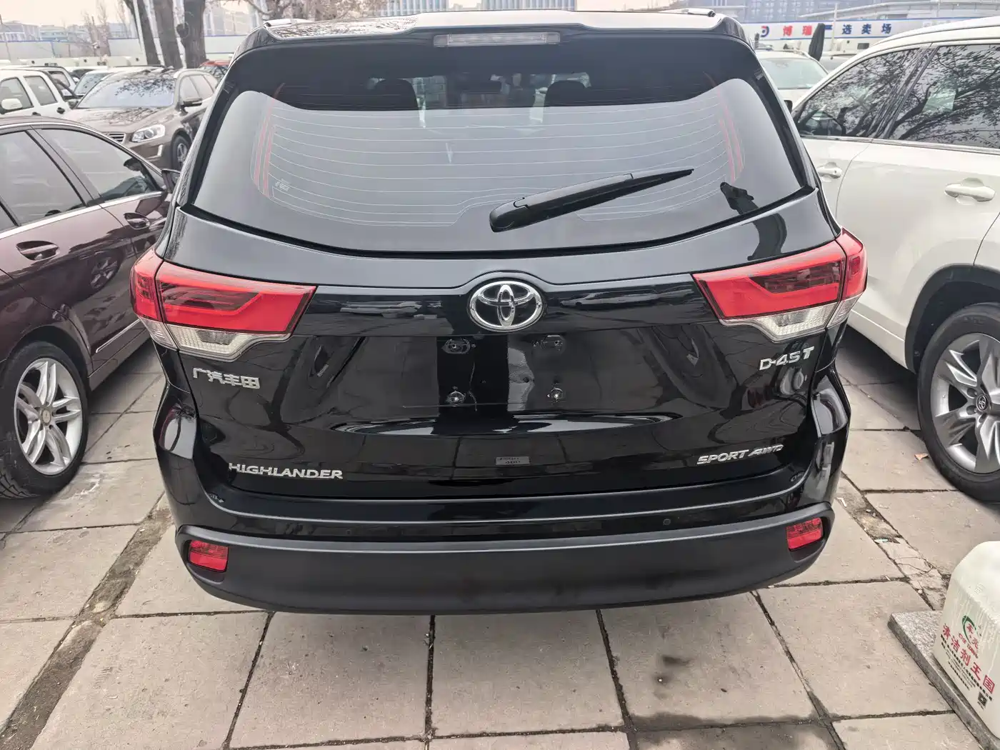 TOYOTA HIGHLANDER