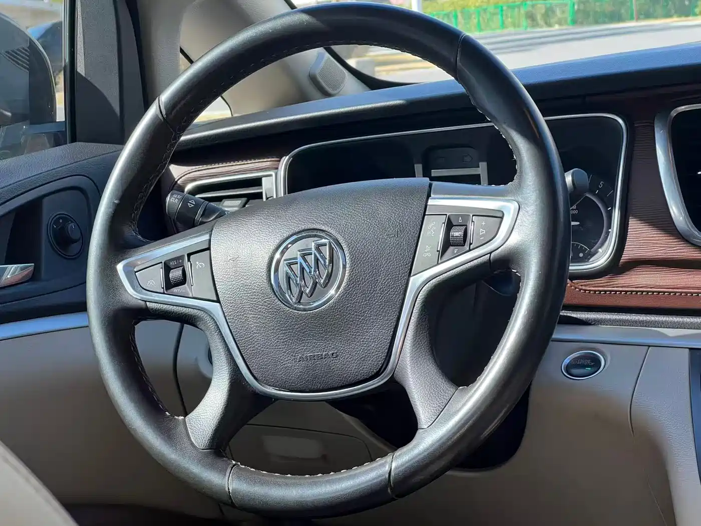 Buick GL8 2018 28T Luxury Model China VI фото 11