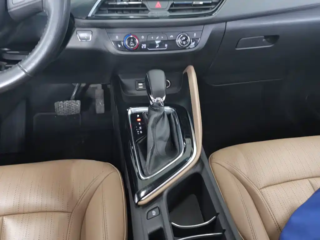 Buick GL6 2021 2021 323T Mild Hybrid Connected Luxury