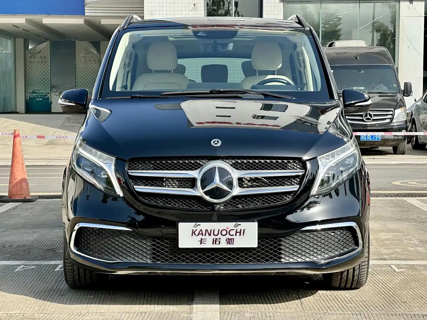 Mercedes-Benz V-Class 2022 V 260 L Long Wheelbase Prestige Edition фото 3
