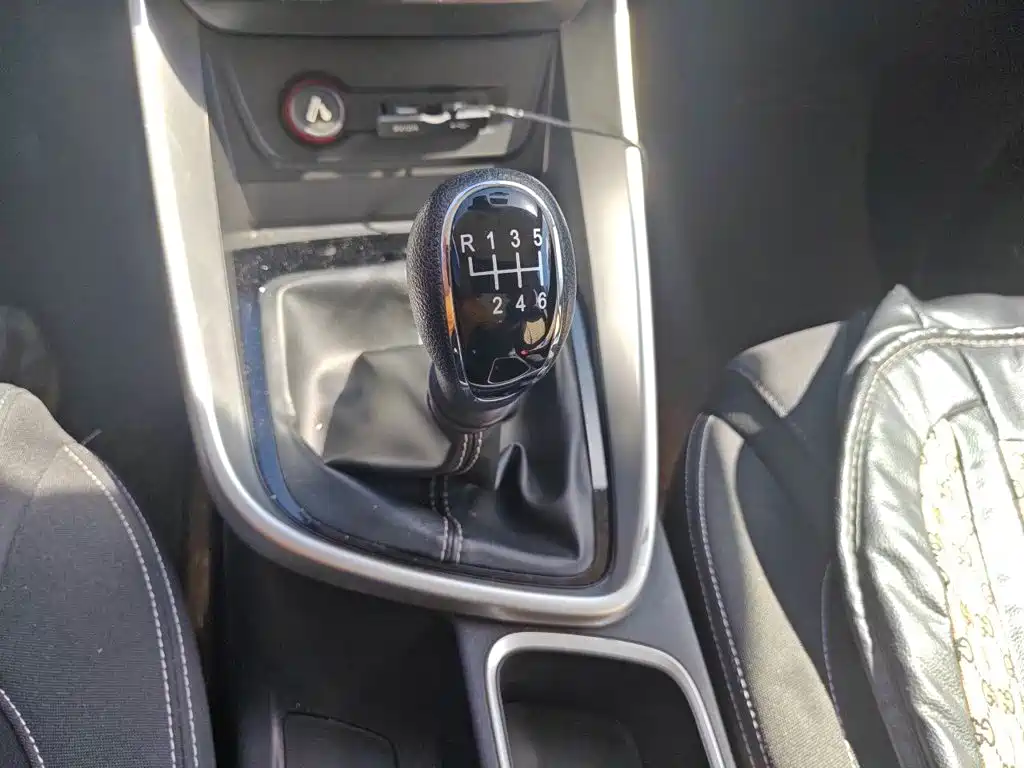 Baojun 530 2019 2019 1.5T Manual Elite (7-seater) China V