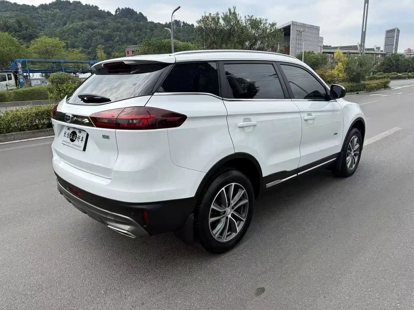 Фото 10 - Geely Boyue