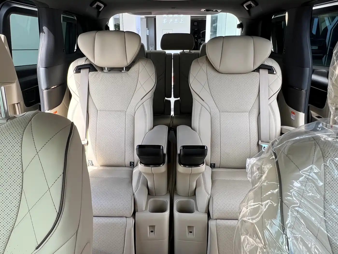 Toyota Alphard 2024 Hybrid 2.5L Ultimate Enjoyment Edition фото 5