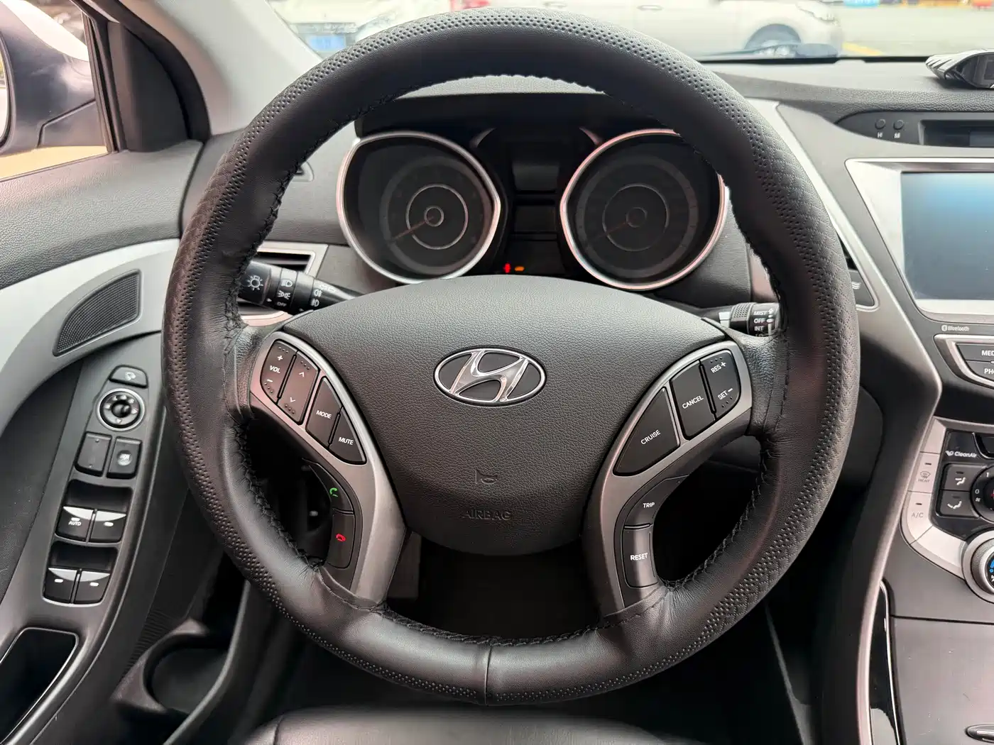 Hyundai Langdong 2016 1.6L Automatic Premium Edition фото 26