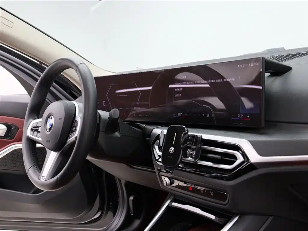 BMW 3 Series 2024 325i M Sport Package фото 10