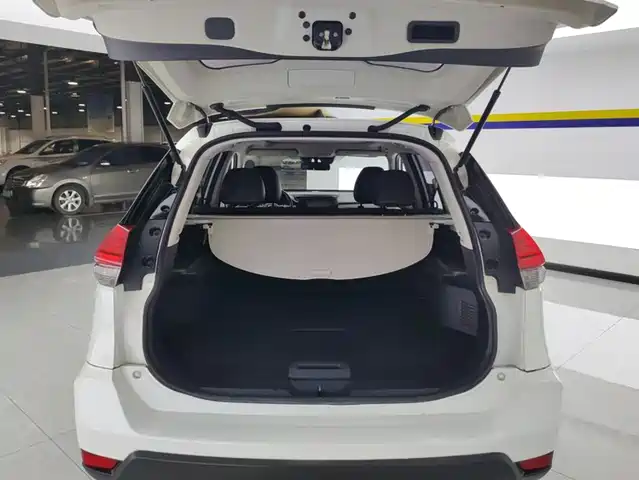 Nissan X-Trail 2021 2.0L CVT 2WD XL Premium Smart Luxury — фото 4