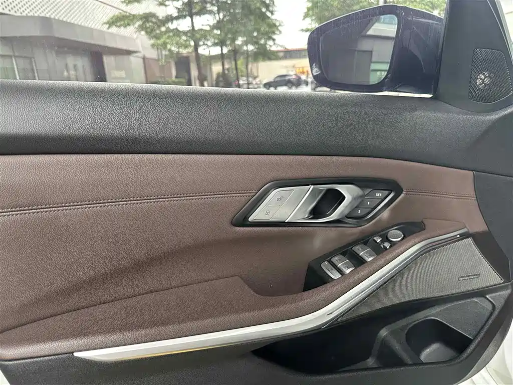 BMW 3 Series 2020 325Li M Sport Black Night Package фото 18