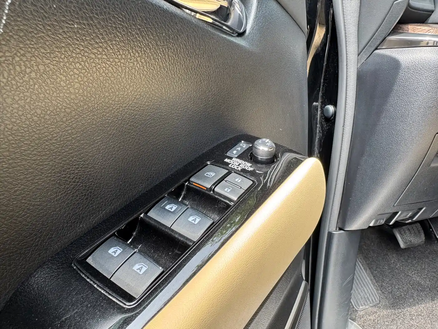 Toyota Alphard 2020 Hybrid 2.5L Premium Edition фото 10