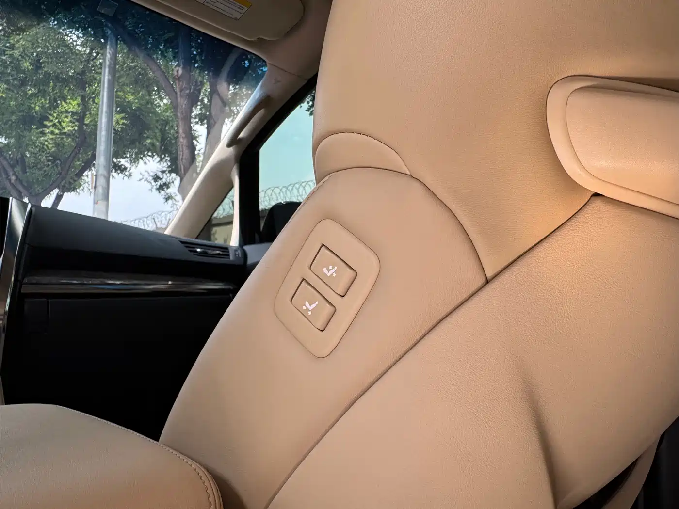 Toyota Alphard 2020 Hybrid 2.5L Premium Edition фото 12