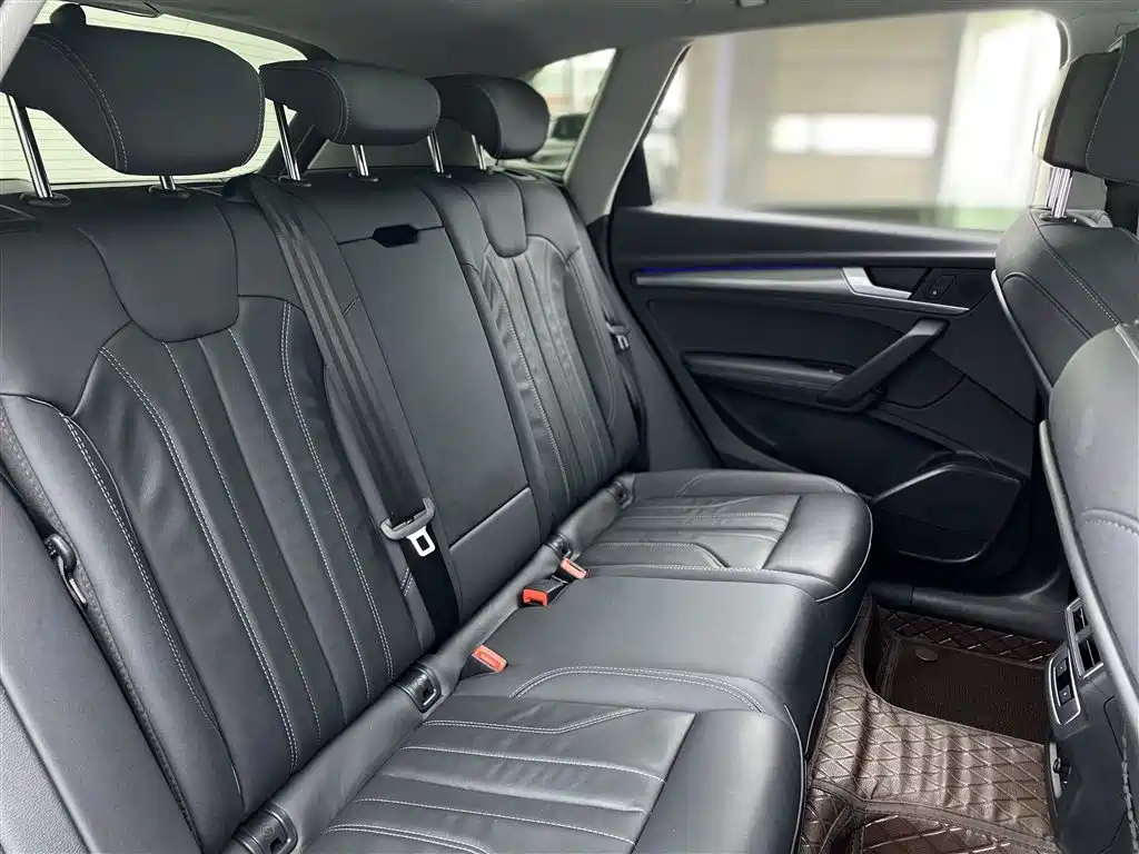 Audi Q5L 2022 40T Luxury Dynamic фото 10