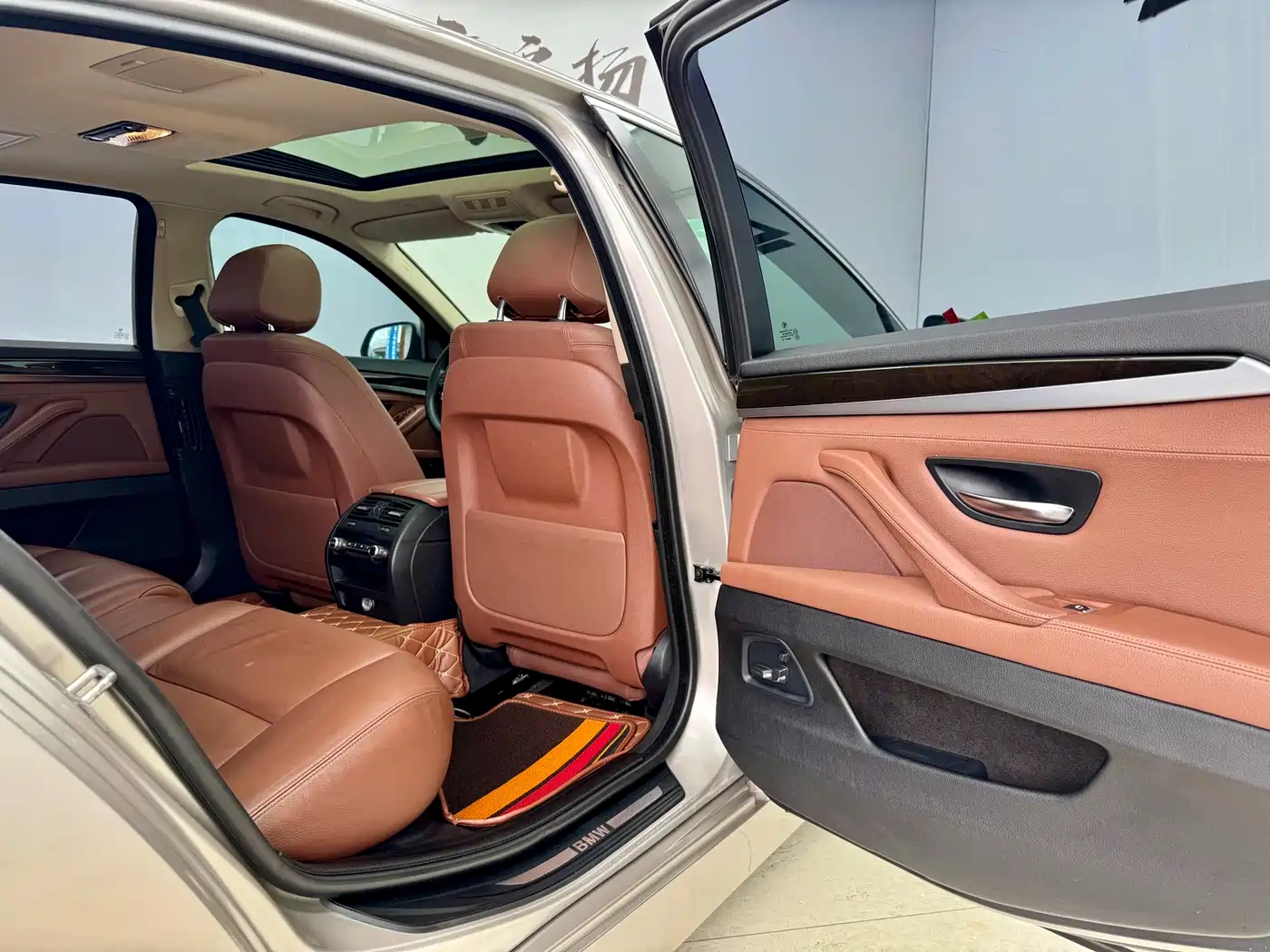 BMW 5 Series 2014 528Li Leading Edition фото 11