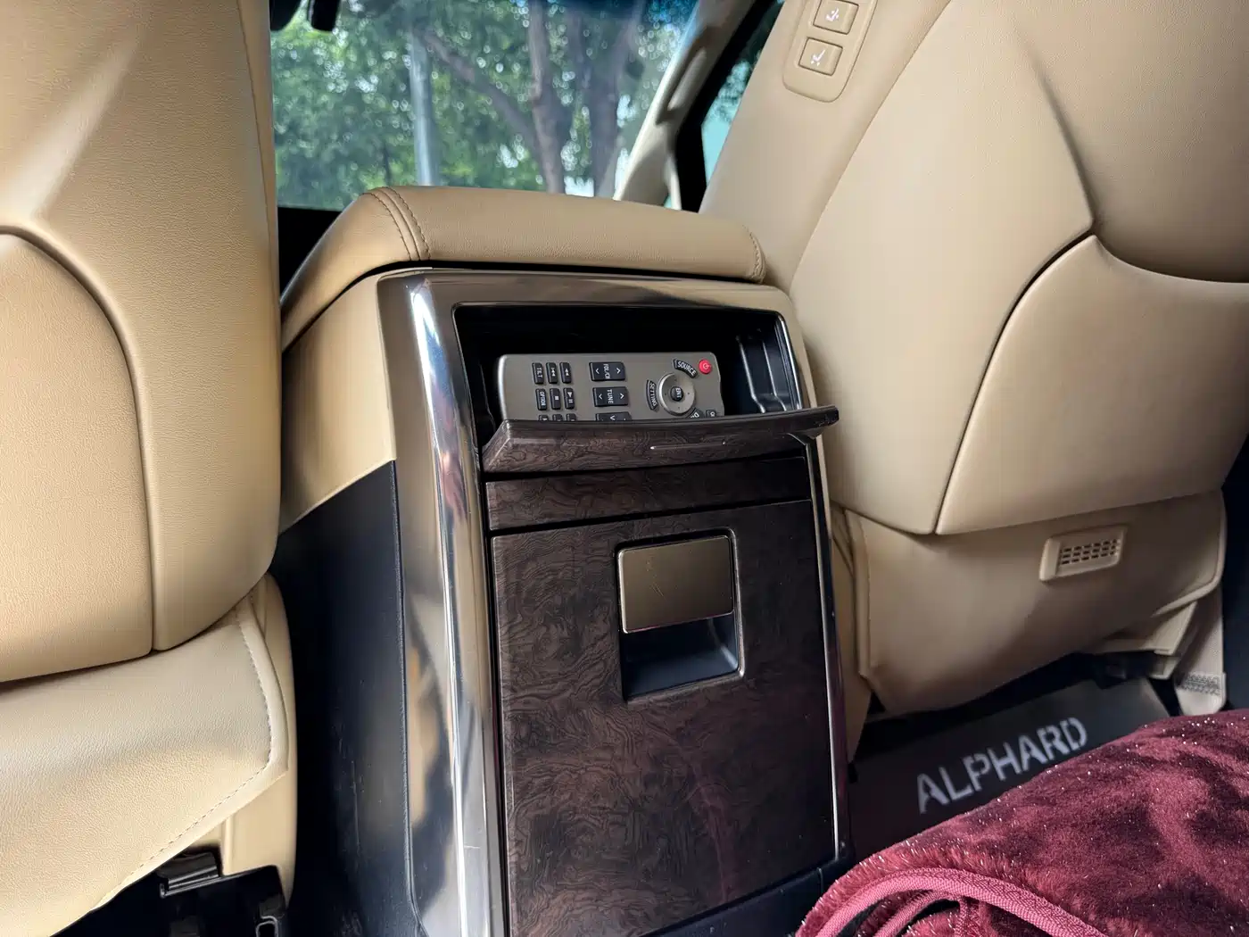 Toyota Alphard 2020 Hybrid 2.5L Premium Edition фото 13