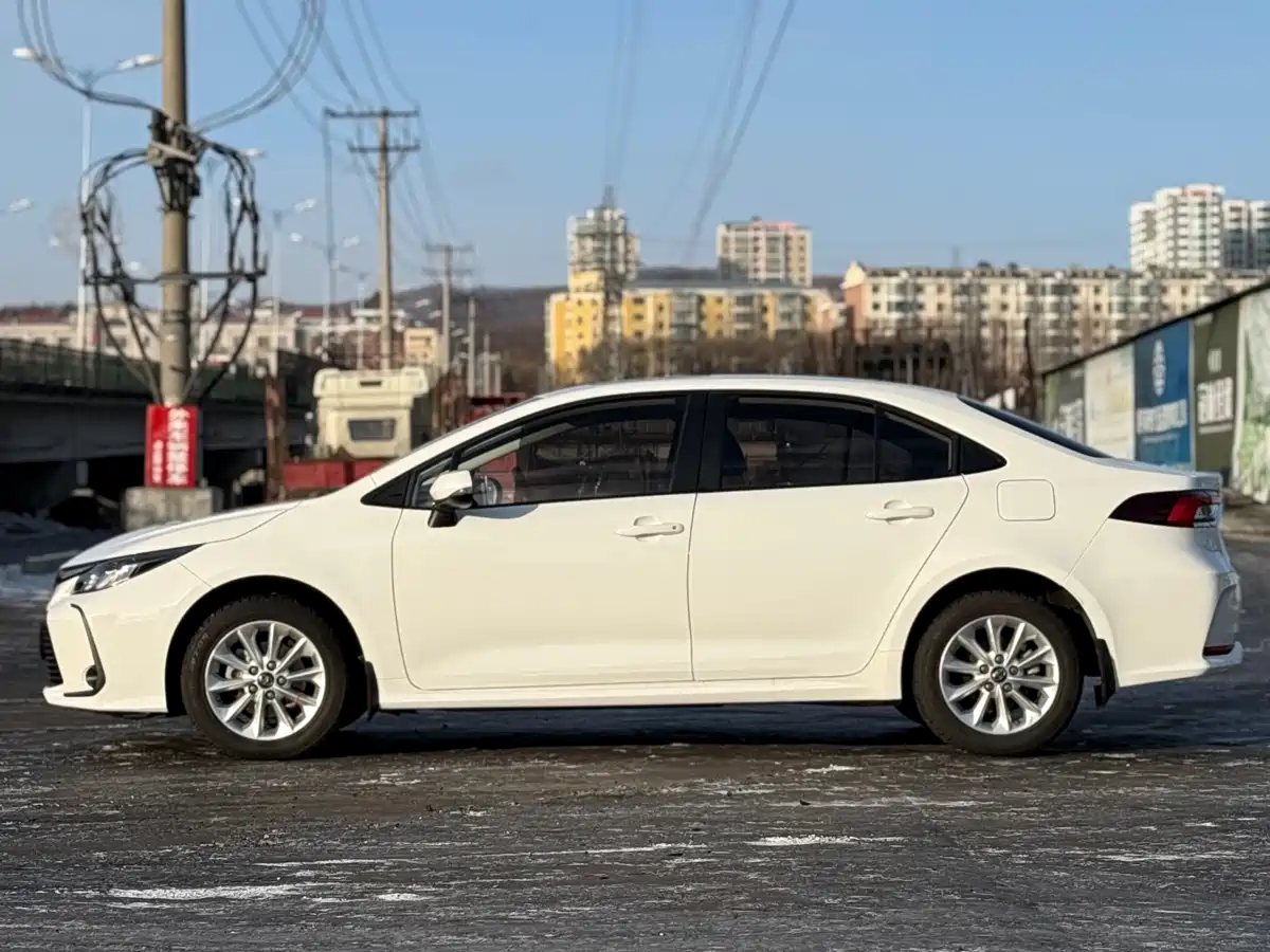 Toyota Corolla 2021 1.2T S-CVT Elite PLUS Edition фото 3