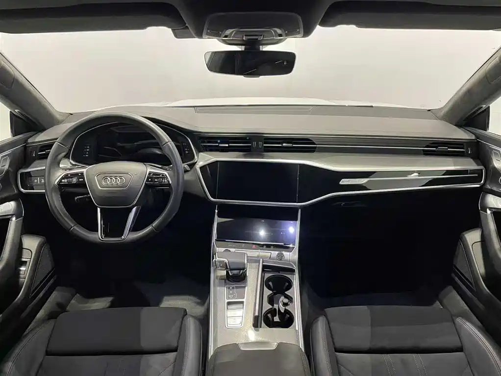 Audi A7 2023 Model 45 TFSI Premium Selection Edition фото 7
