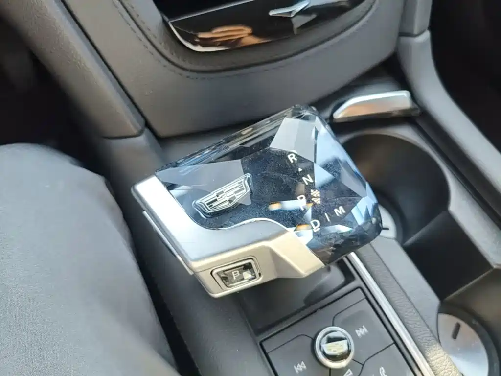 Фото 14 - Cadillac XT6