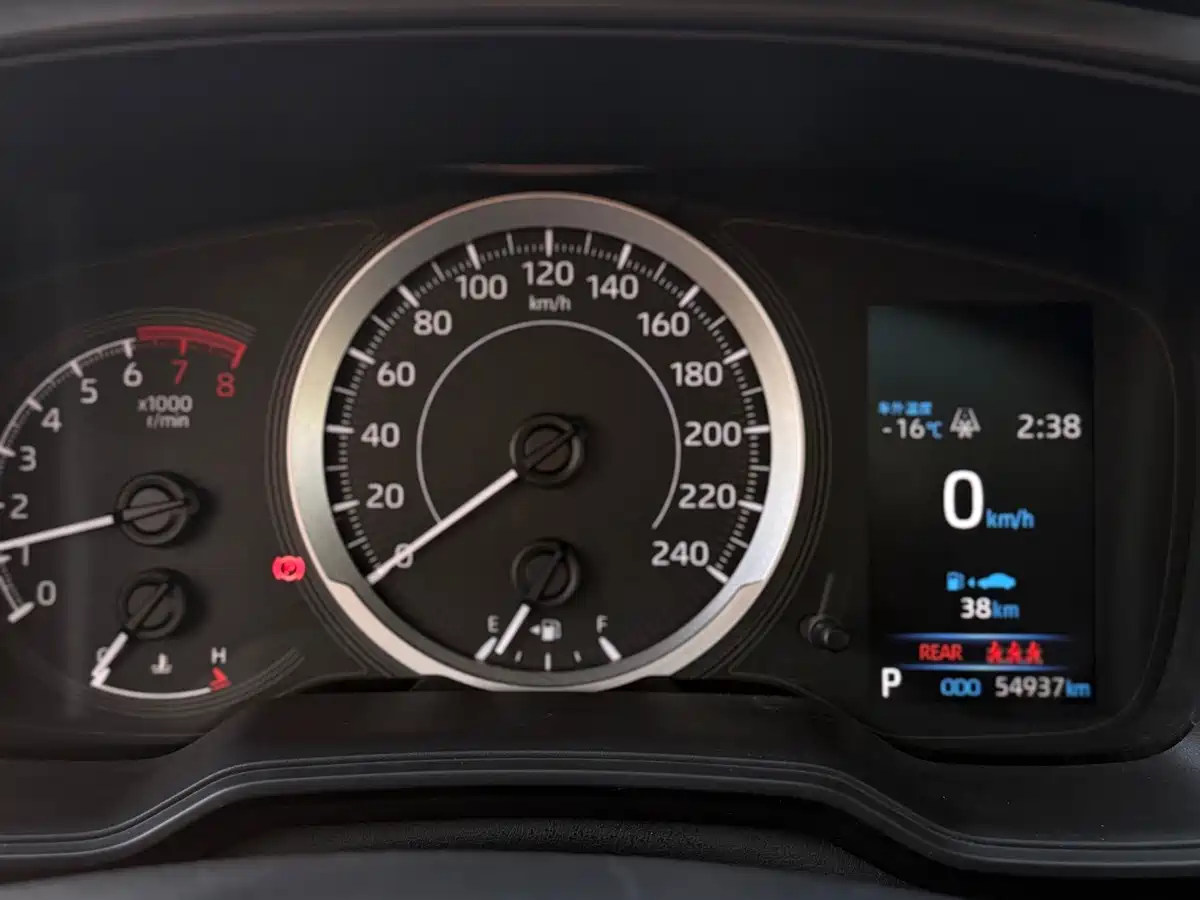 Toyota Corolla 2021 1.2T S-CVT Elite PLUS Edition фото 27