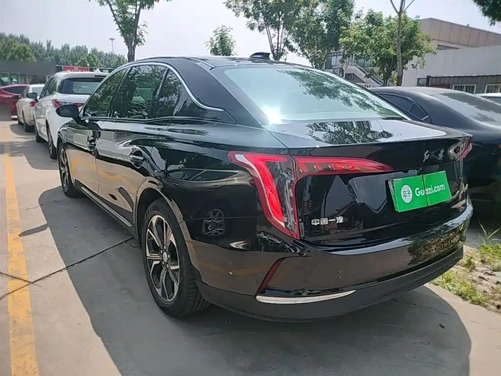 Hongqi E-QM5 2021 Charging T3 Version 5-seater фото 5