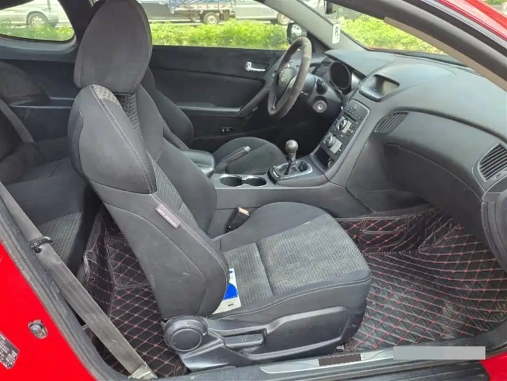 Hyundai Genesis Coupe 2009 2.0T Manual Cool Edition фото 5