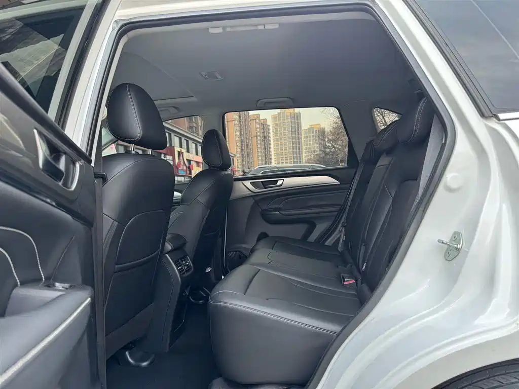 Haval M6 2023 PLUS 1.5T DCT Luxury Smart Connect фото 9