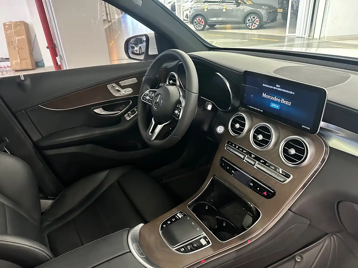 Mercedes-Benz GLC 2022 Facelift GLC 300 L 4MATIC Dynamic Collector's Edition фото 11