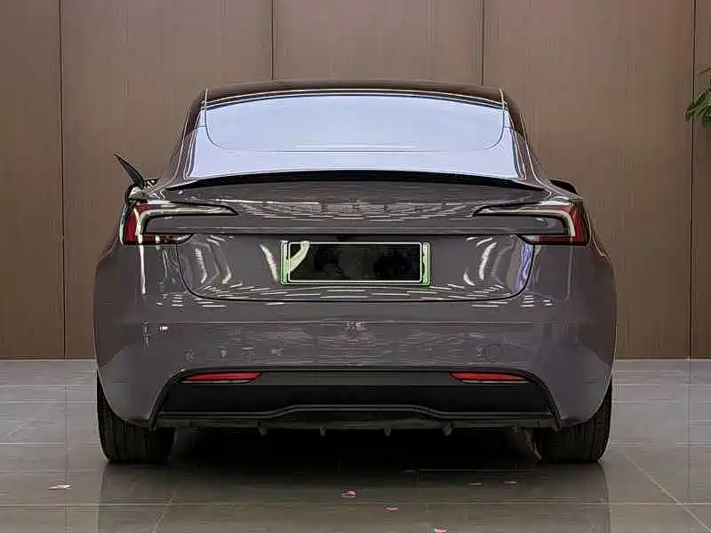 Фото 5 - Tesla Model 3