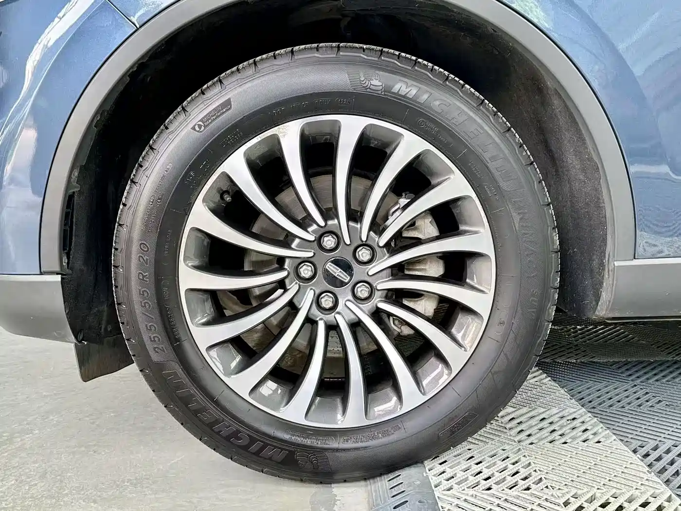 Lincoln Aviator (Import) 2020 3.0T V6 AWD Premium Luxury Edition фото 22