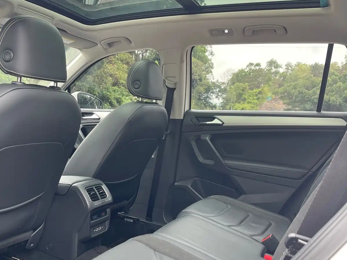 Volkswagen Tiguan L PHEV 2020 430PHEV Plug-in Hybrid Premium Edition фото 28